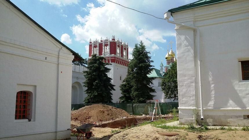 Реставраторы Новодевичьего монастыря обнаружили фрески конца XVI века