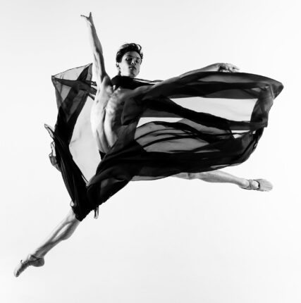 Артист Мариинского театра Максим Зенин: «Жестокость русского балета всегда очень преувеличивают»