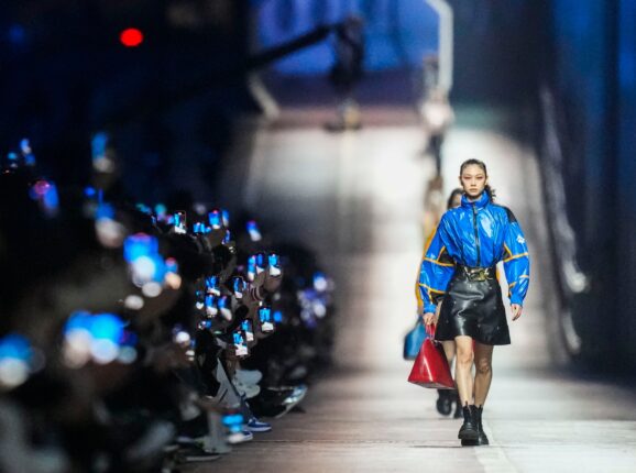 12 акцентов на показе Louis Vuitton Pre-Fall 2023 в Сеуле